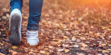 Caminar un mínimo de 4.000 pasos al día puede reducir el riesgo de muerte, pero más pasos es mejor