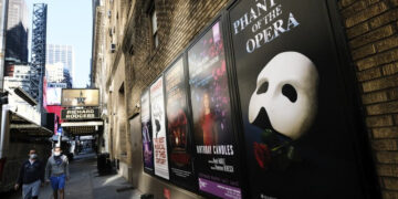 Un acuerdo evita el cierre de los teatros de Broadway en Nueva York