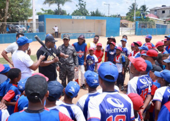 Ministro de Interior y Policía define el deporte como clave en el programa De Vuelta al Barrio