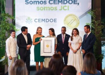 Vicepresidenta Raquel Peña resalta impacto de acreditación JCI de CEMDOE en sistema de salud dominicano