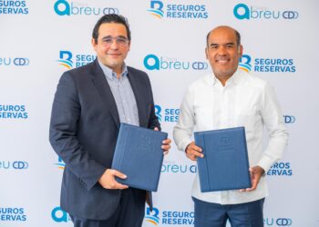 Seguros Reservas firma acuerdo para coberturacirugía robótica de última generación