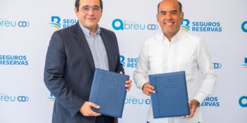 Seguros Reservas firma acuerdo para coberturacirugía robótica de última generación