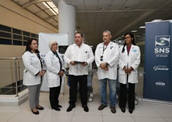 SNS entrega equipos a los hospitales Robert Reid e Incart