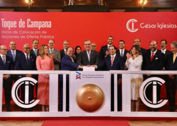 Abinader anuncia colocación de la primera oferta pública de acciones del país