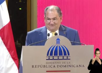 Fondos de pensiones adquieren 70% de acciones César Iglesias