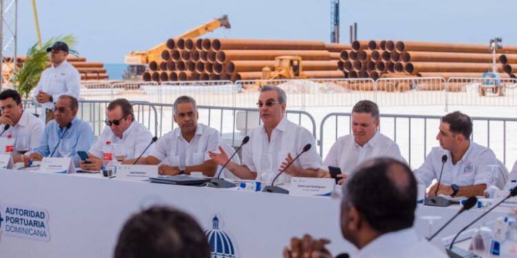 Presidente Abinader anuncia 18 de diciembre de 2023 llegará el primer crucero al puerto de Cabo Rojo