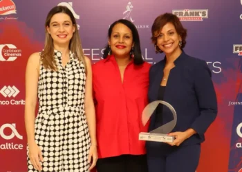 Amelia Deschamps gana premio a mejor corto documental en Festival Fine Arts