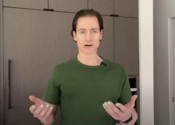 30 médicos y más de 100 pastillas al día: conozca al hombre que quiere vivir para siempre