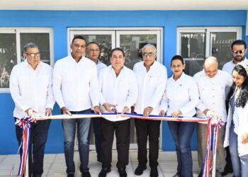 Residentes de Moca reciben remozado CPN San Víctor