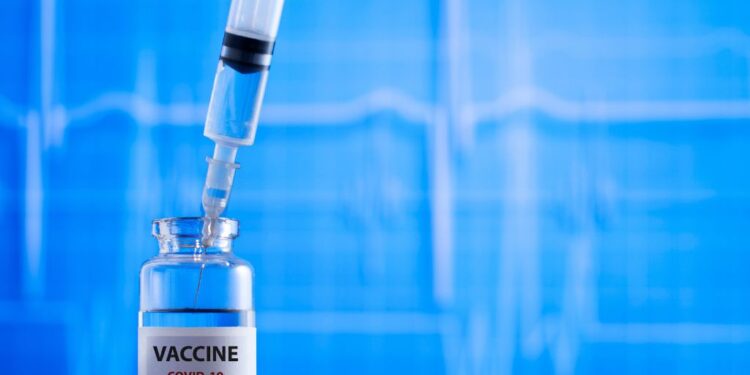 OMS firma nuevos acuerdos de licencia sobre tecnologías contra la COVID-19