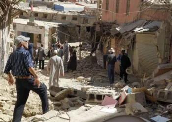 Suman más de mil personas muertas por el terremoto de 6.8 en Marruecos