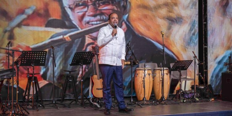 Banreservas publica biografía de Johnny Pacheco