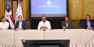 Gobierno oficializa el primer contrato de alianza público-privada para convertir el puerto Duarte (Arroyo Barril) de Samaná en terminal de cruceros
