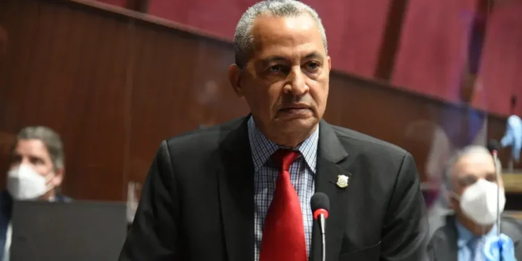 Comisión Seguridad Social de Cámara de Diputados piden explicar compra acciones con fondos AFP