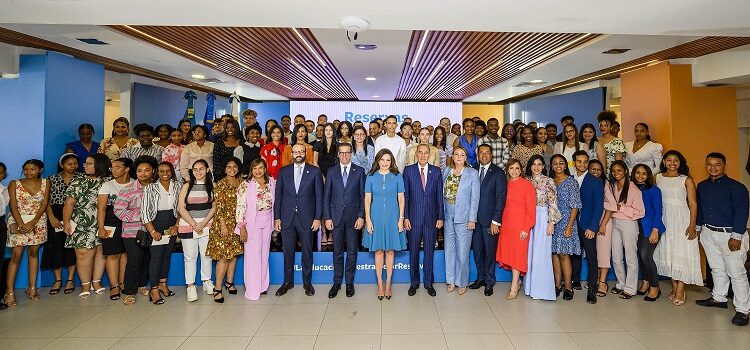 Voluntariado Banreservas presenta programa de becas “Reservas del Futuro”