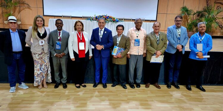 INFOTEP entrega 610 certificados a 287 servidores de la Cámara de Diputados