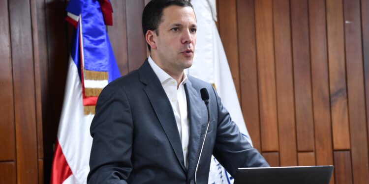 Intran y Salud Publica iniciarán investigación sobre el riesgo de apnea obstructiva del sueño en conductores de vehículos pesados en RD