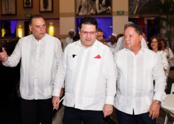 Aduanas afirma que sector automotriz aporta 24,000 millones de pesos al año