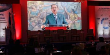 Gobernador Banco Central destaca robustez del sistema financiero en cierre del IX Congreso de Abancord