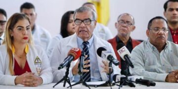 Médicos alertan de posible brote de dengue y llaman a tomar medidas urgentes