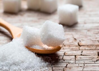 ¿Es verdad que el azúcar alimenta a las células cancerosas?