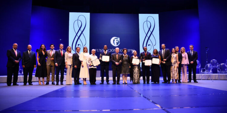 Fundación entregó anoche los premios Corripio 2023