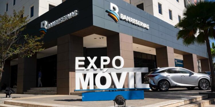 Banreservas inaugura Expomóvil 2023 con tasas desde 6.82%