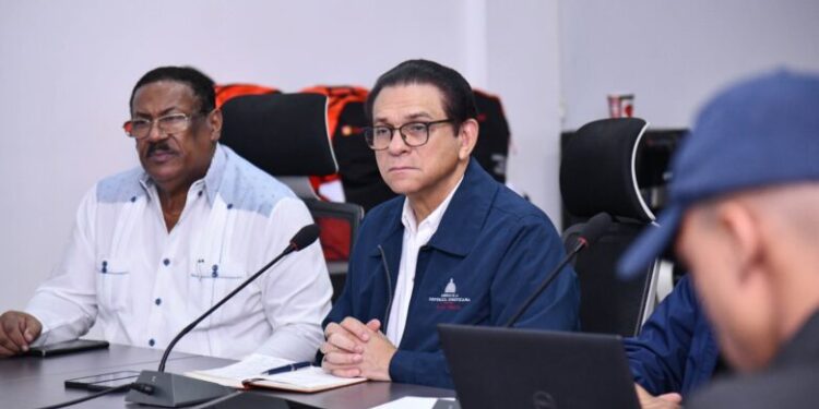 Ministerio de Salud en sesión permanente por disturbio atmosférico en el país