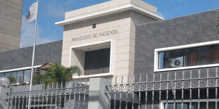 Fitch Ratings mejora la perspectiva del país de estable a positiva