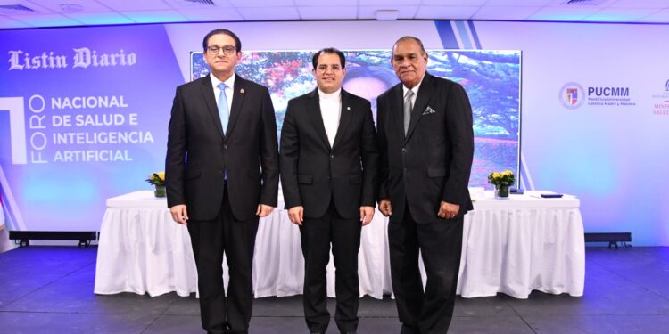 Ministro de Salud: Inteligencia Artificial es una herramienta que contribuye a optimizar y mejorar la atención médica