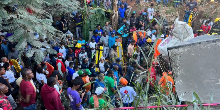 Son 10 muertos y 17 heridos en accidente en Quita Sueño de Haina