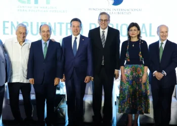 Narco, pobreza, clima amenazan democracia de América Latina