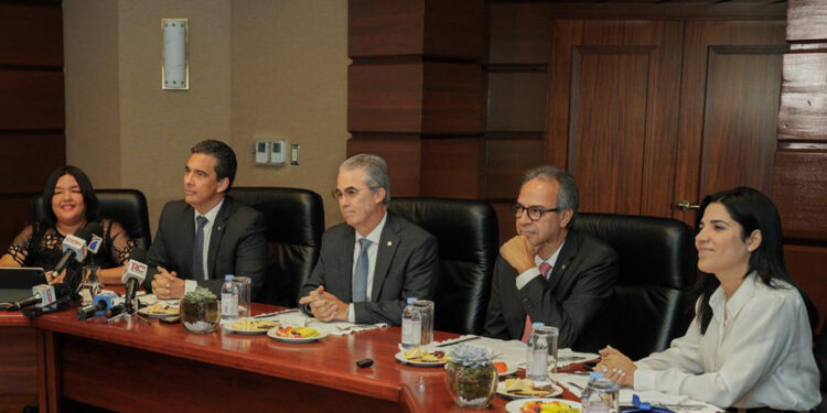 Dan a conocer las facilidades de la Autoferia Popular