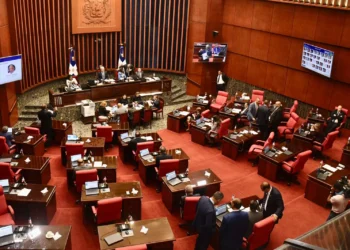 Senado aprueba ley que regula pago de tarifas por reinscripción en Colegios Privados