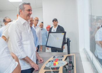 Presidente Abinader encabeza encendido fase previa a período de prueba Teleférico de Santiago; dice que junto a monorriel será revolución transporte Santiago