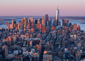 Al menos 1,200 dominicanos abandonan Nueva York y regresan a República Dominicana