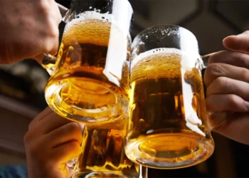 OMS recomienda a Estados aumentar los impuestos al alcohol y bebidas azucaradas