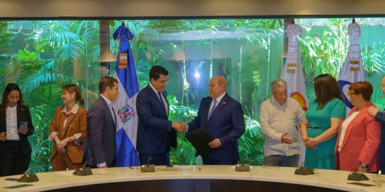 Mitur e Infotep firman acuerdo interinstitucional para capacitar en distintas áreas del turismo