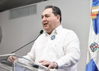 SNS reconoce farmacéuticos por eficiencia en servicios de salud en la Red Pública