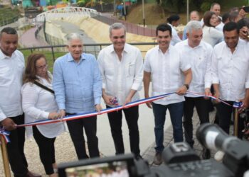 Gobierno deja inaugurada segunda etapa del saneamiento de arroyo Gurabo en Santiago