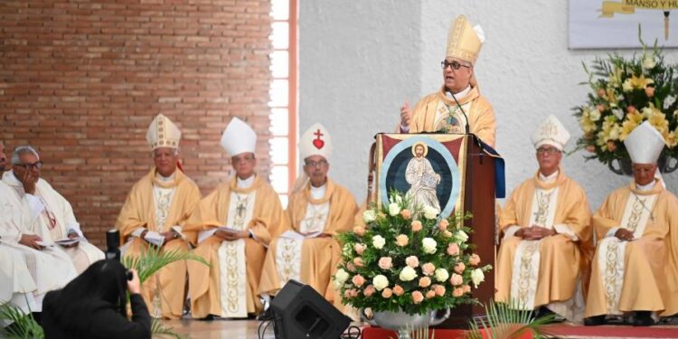 Héctor Rafael Rodríguez toma posesión como nuevo arzobispo metropolitano de Santiago