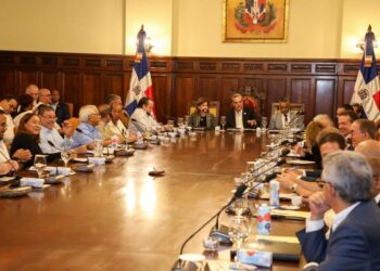 Abinader encabeza consejo de ministros y directores; gobierno alcanzará objetivos presupuestarios para 2023