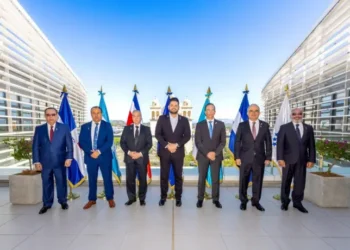 Valdez Albizu destaca buenos indicadores de la economía en reunión de gobernadores