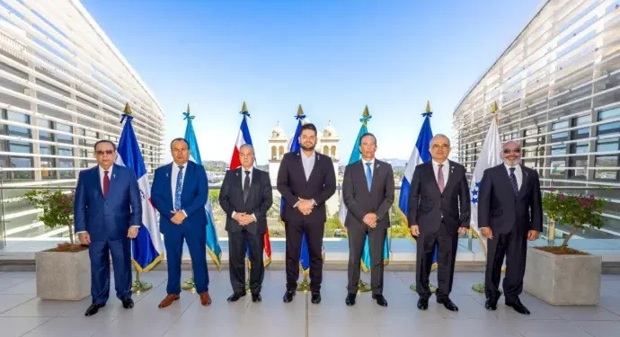 Valdez Albizu destaca buenos indicadores de la economía en reunión de gobernadores