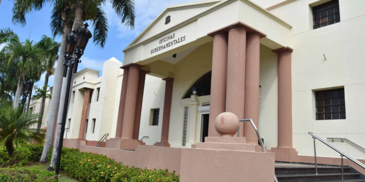 Ministerio de Economía informa que la pobreza monetaria disminuyó 4.7 puntos porcentuales en 2023