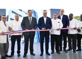 Dominicanos reciben del presidente Abinader el remozado Hospital Materno Dra. Evangelina Rodríguez