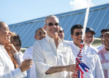 Tras 22 años de espera, presidente Luis Abinader entrega ampliación histórica del acueducto Barrera de Salinidad que mejorará el servicio de agua a casi 2 millones de personas