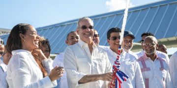 Tras 22 años de espera, presidente Luis Abinader entrega ampliación histórica del acueducto Barrera de Salinidad que mejorará el servicio de agua a casi 2 millones de personas
